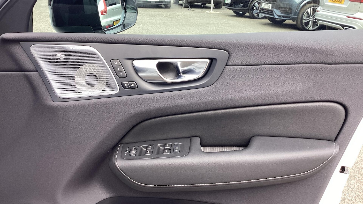 Used Volvo XC60 2025 for sale - 76613412: Photo 15