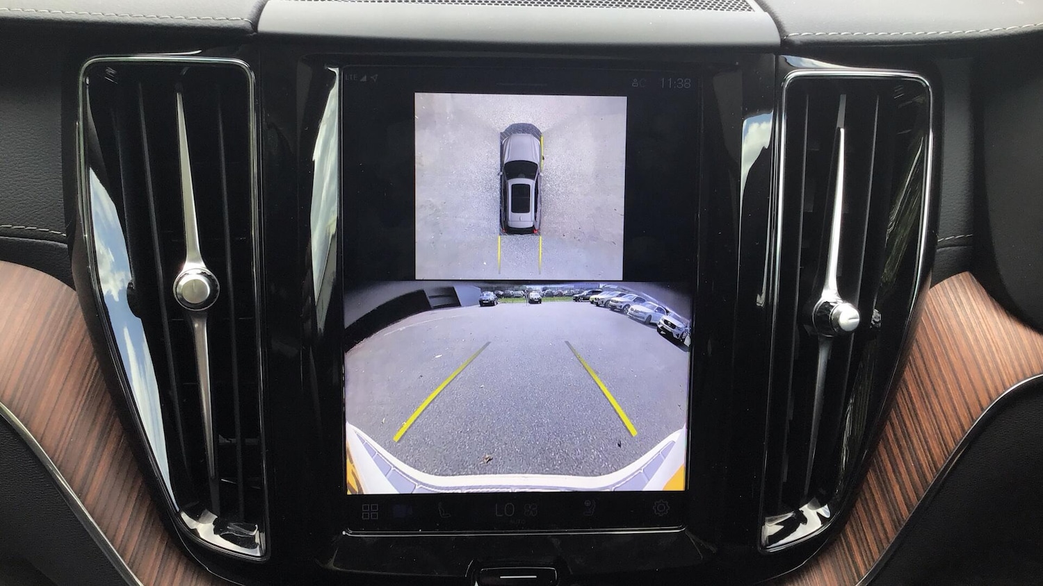 Used Volvo XC60 2025 for sale - 76613412: Photo 32