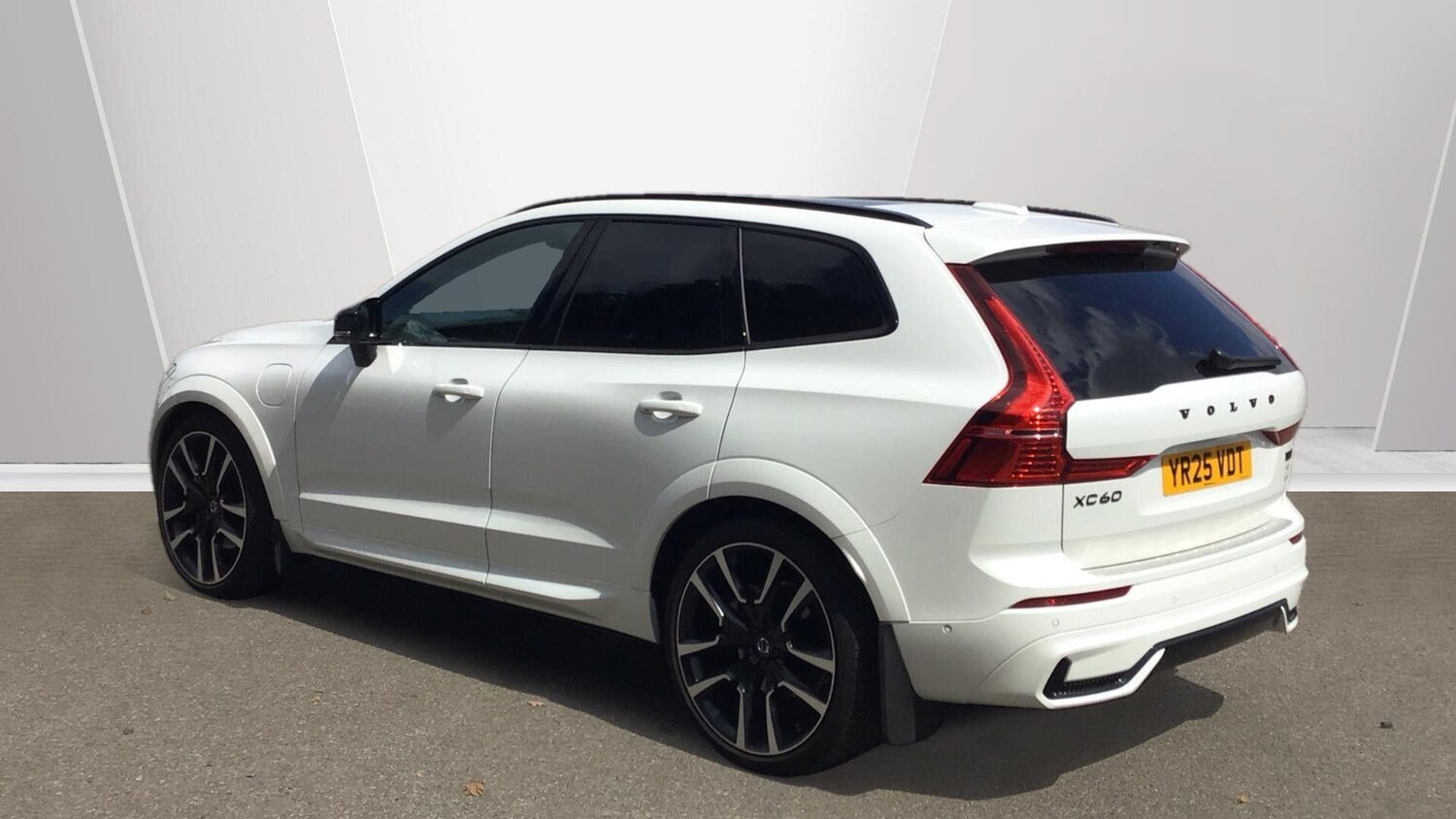 Used Volvo XC60 2025 for sale - 76613412: Photo 42