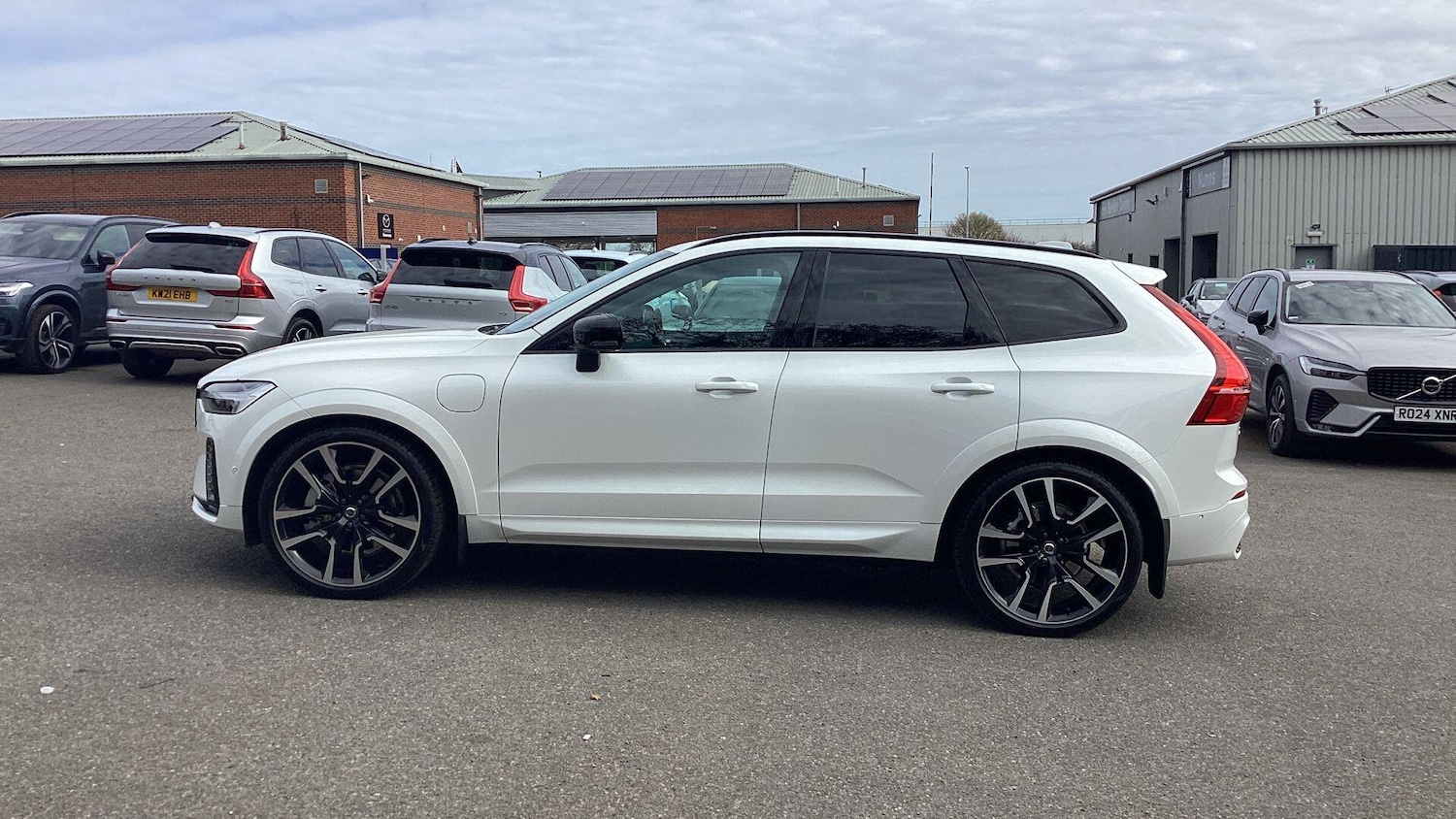 Used Volvo XC60 2025 for sale - 76613412: Photo 50