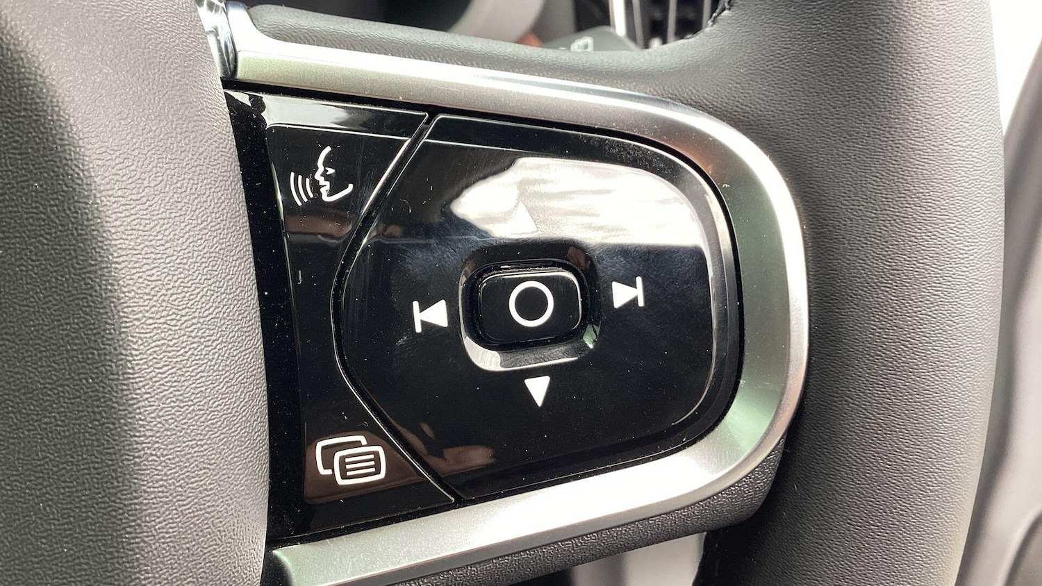 Used Volvo XC60 2025 for sale - 76613412: Photo 60