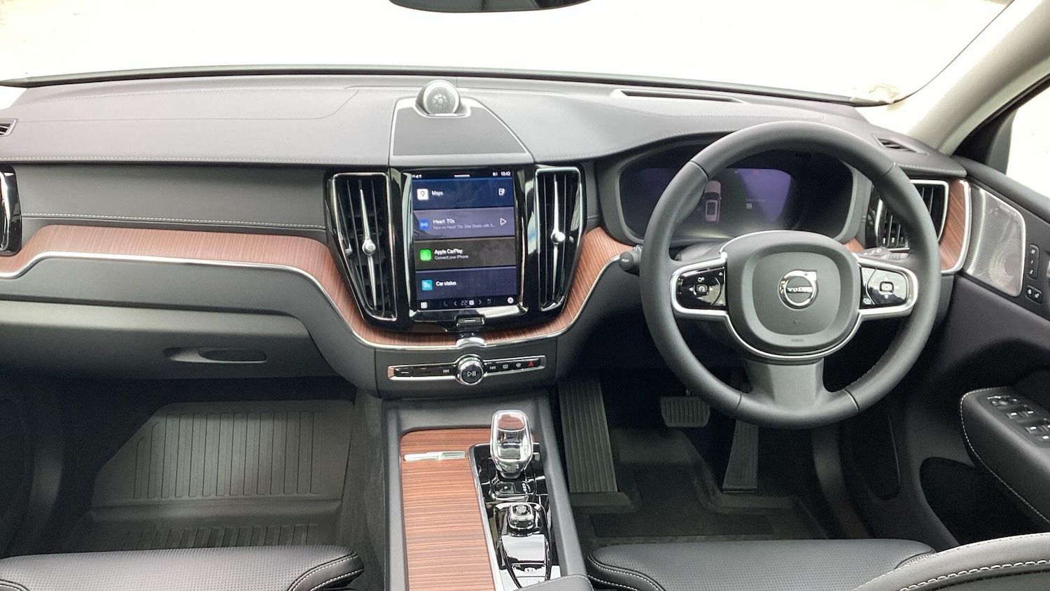 Used Volvo XC60 2025 for sale - 76613412: Photo 61