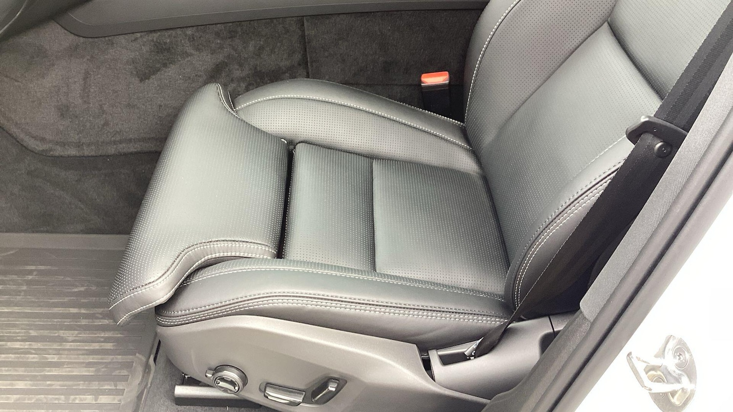 Used Volvo XC60 2025 for sale - 76613412: Photo 68