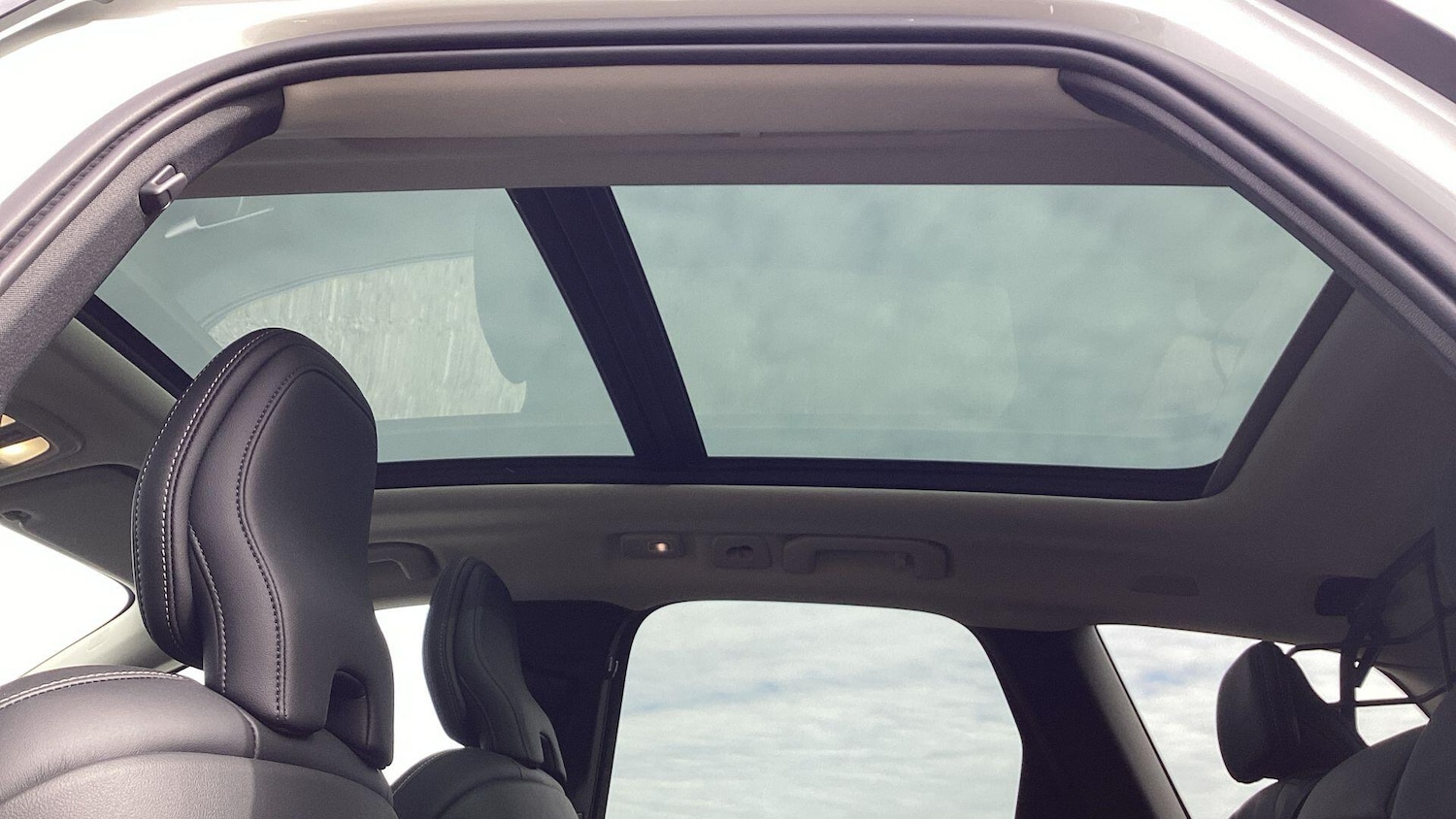 Used Volvo XC60 2025 for sale - 76613412: Photo 79