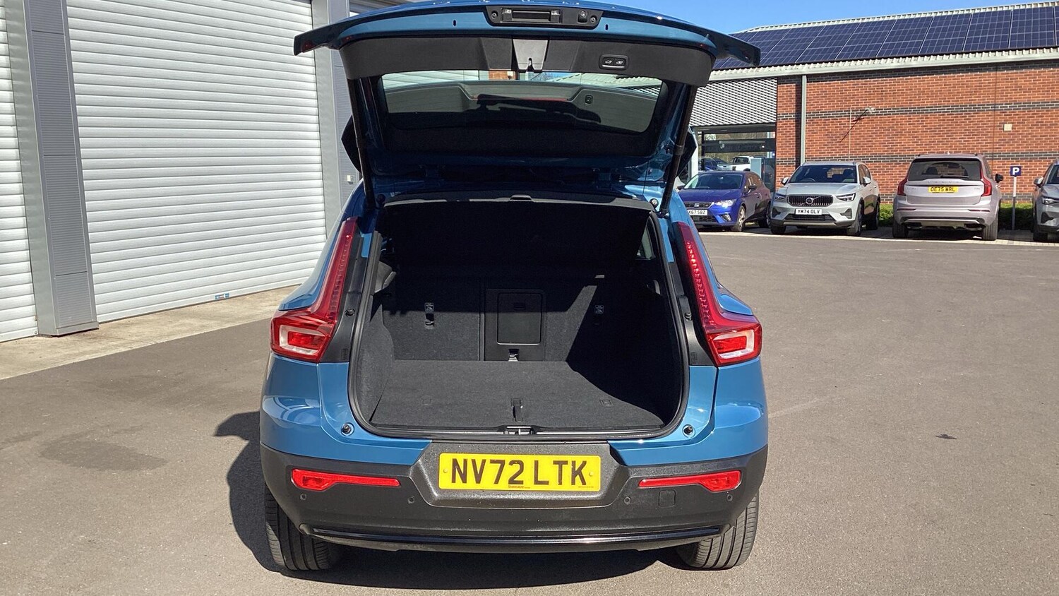 Used Volvo XC40 2023 for sale - 78072027: Photo 13