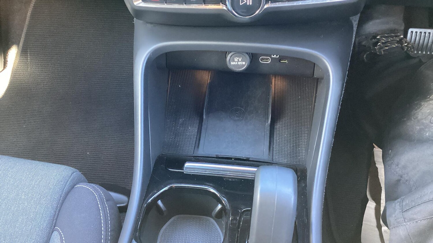 Used Volvo XC40 2023 for sale - 78072027: Photo 17