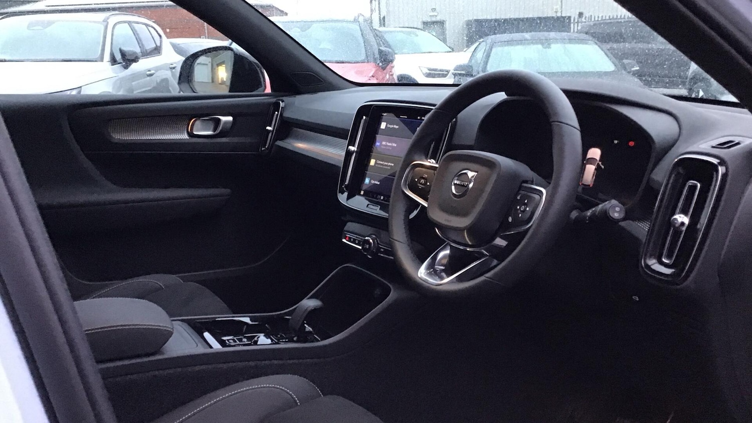 Used Volvo XC40 2025 for sale - 77101966: Photo 4