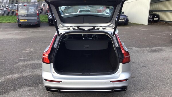 Used Volvo V60 2018 for sale - 76336188: Photo 13