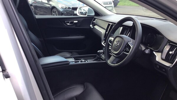 Used Volvo V60 2018 for sale - 76336188: Photo 4