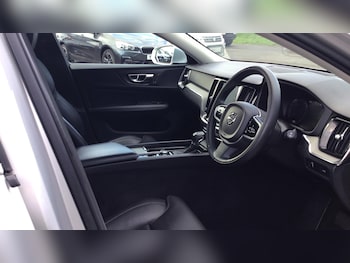 Used Volvo V60 2018 for sale - 76336188: Photo 4