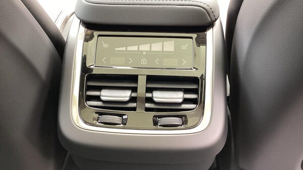 Used Volvo XC60 2025 for sale - 75139304: Photo 40
