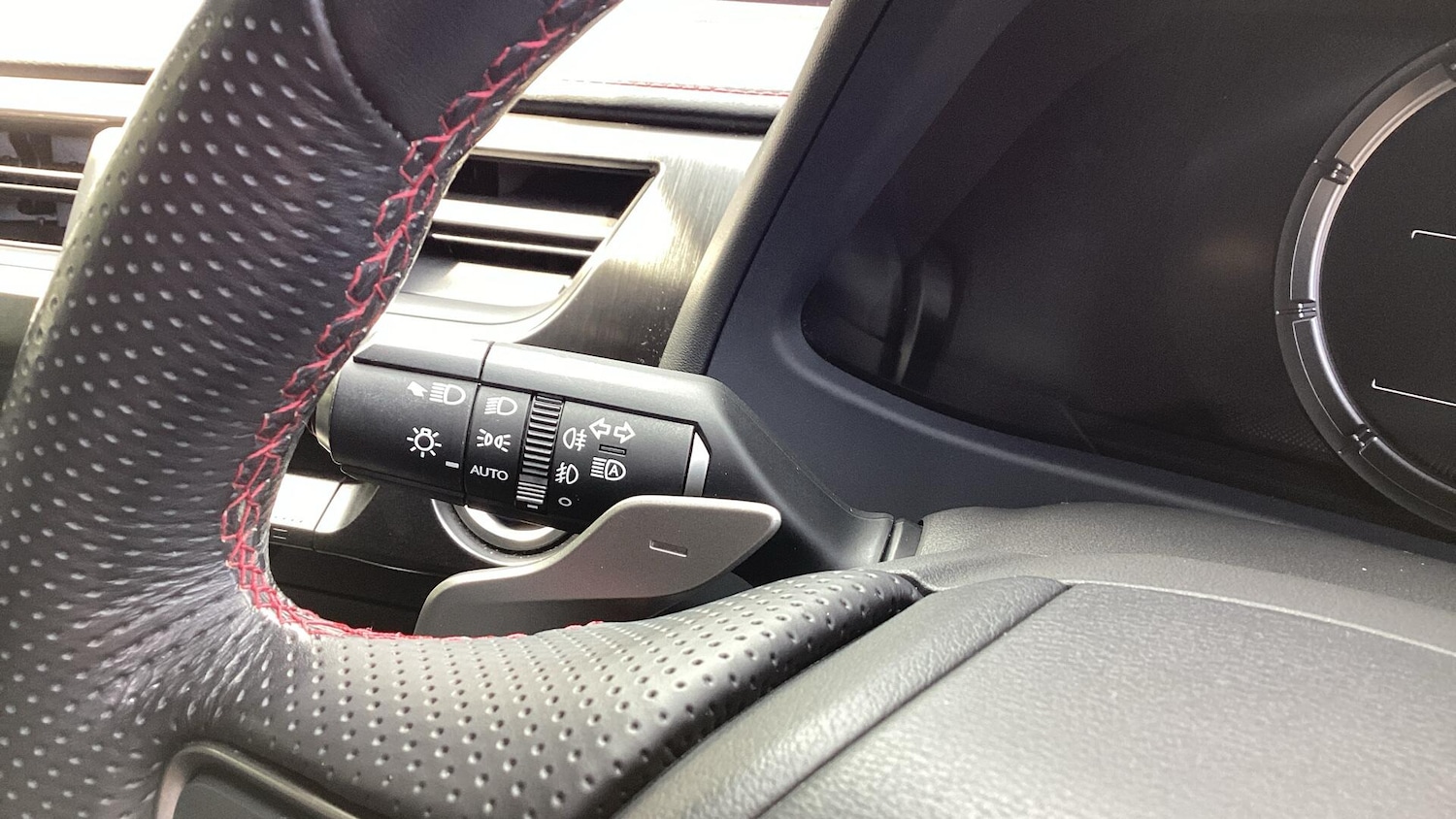 Used Lexus UX 2019 for sale - 77066540: Photo 18