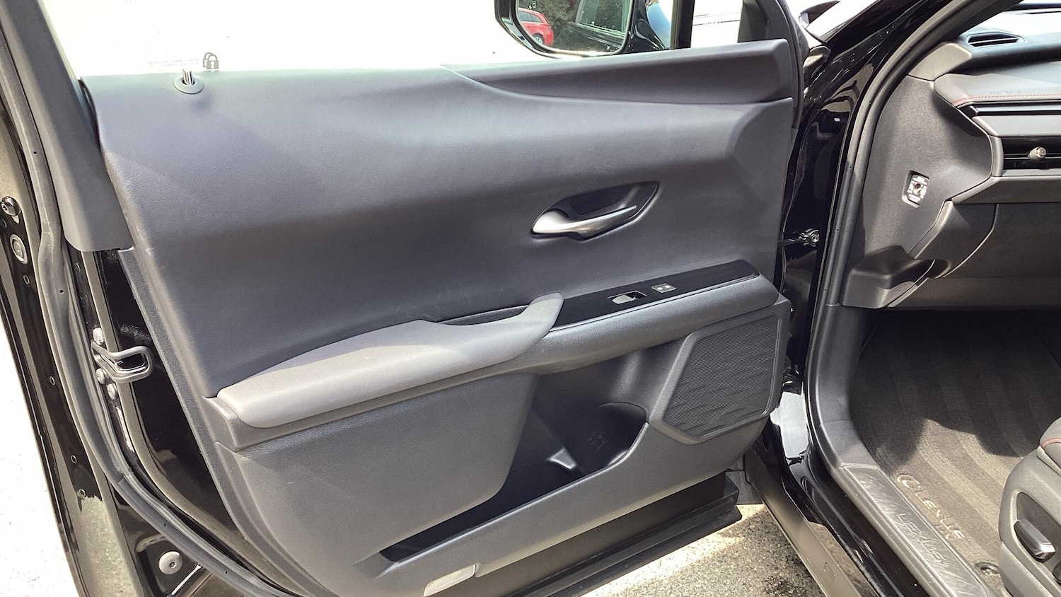 Used Lexus UX 2019 for sale - 77066540: Photo 39