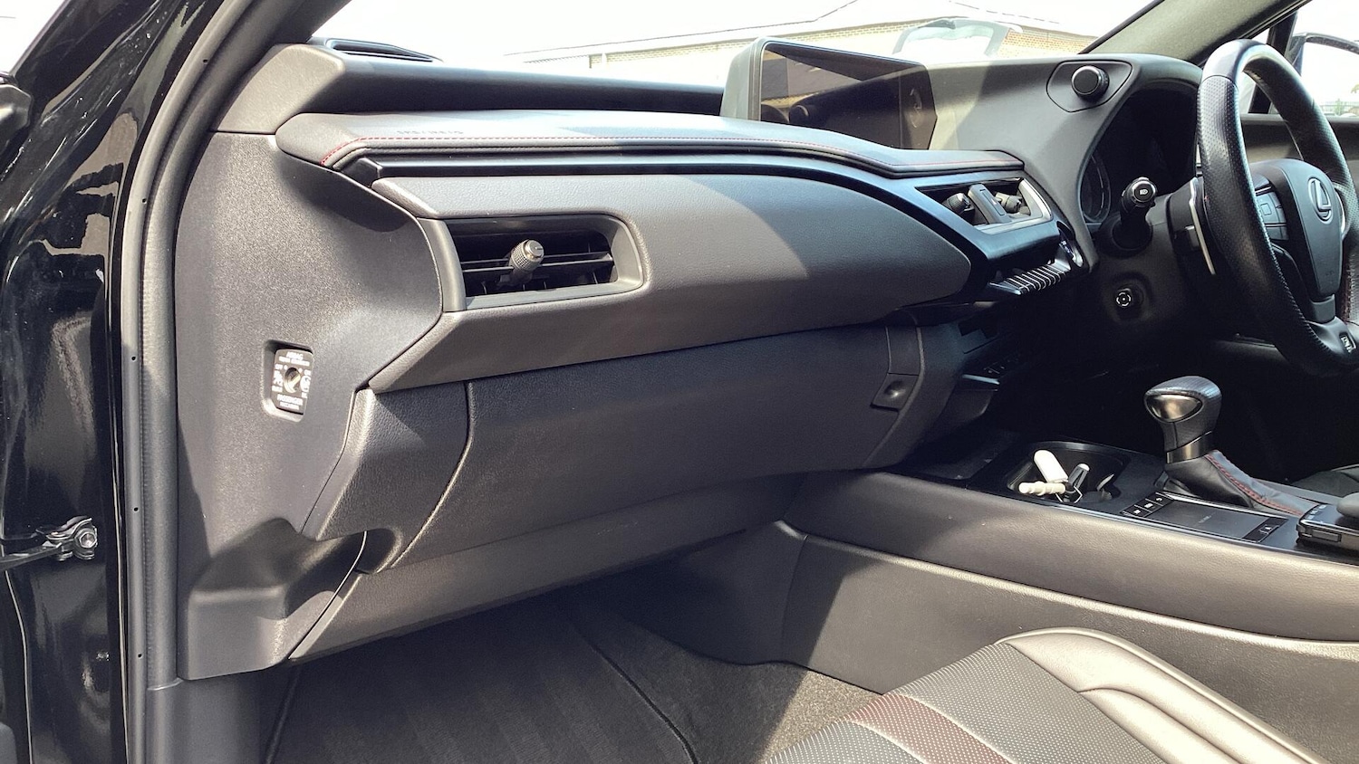Used Lexus UX 2019 for sale - 77066540: Photo 41