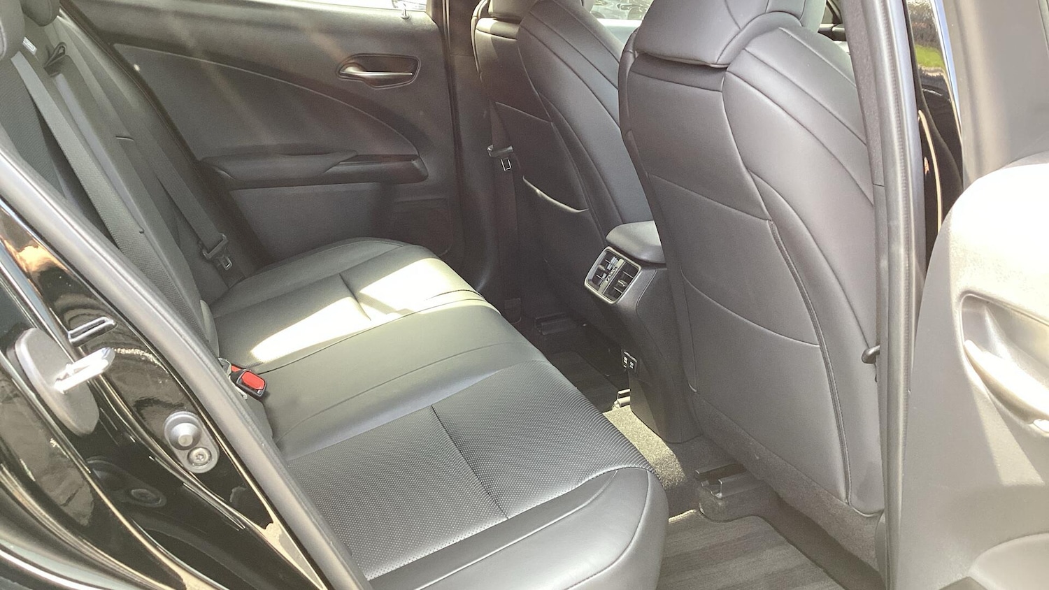 Used Lexus UX 2019 for sale - 77066540: Photo 6