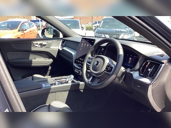 Used Volvo XC60 2026 for sale - 79475598: Photo