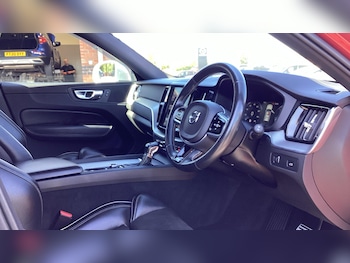 Used Volvo XC60 2017 for sale - 78448846: Photo