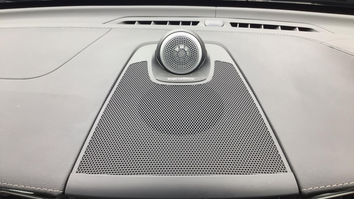 Used Volvo XC60 2023 for sale - 76485146: Photo 25