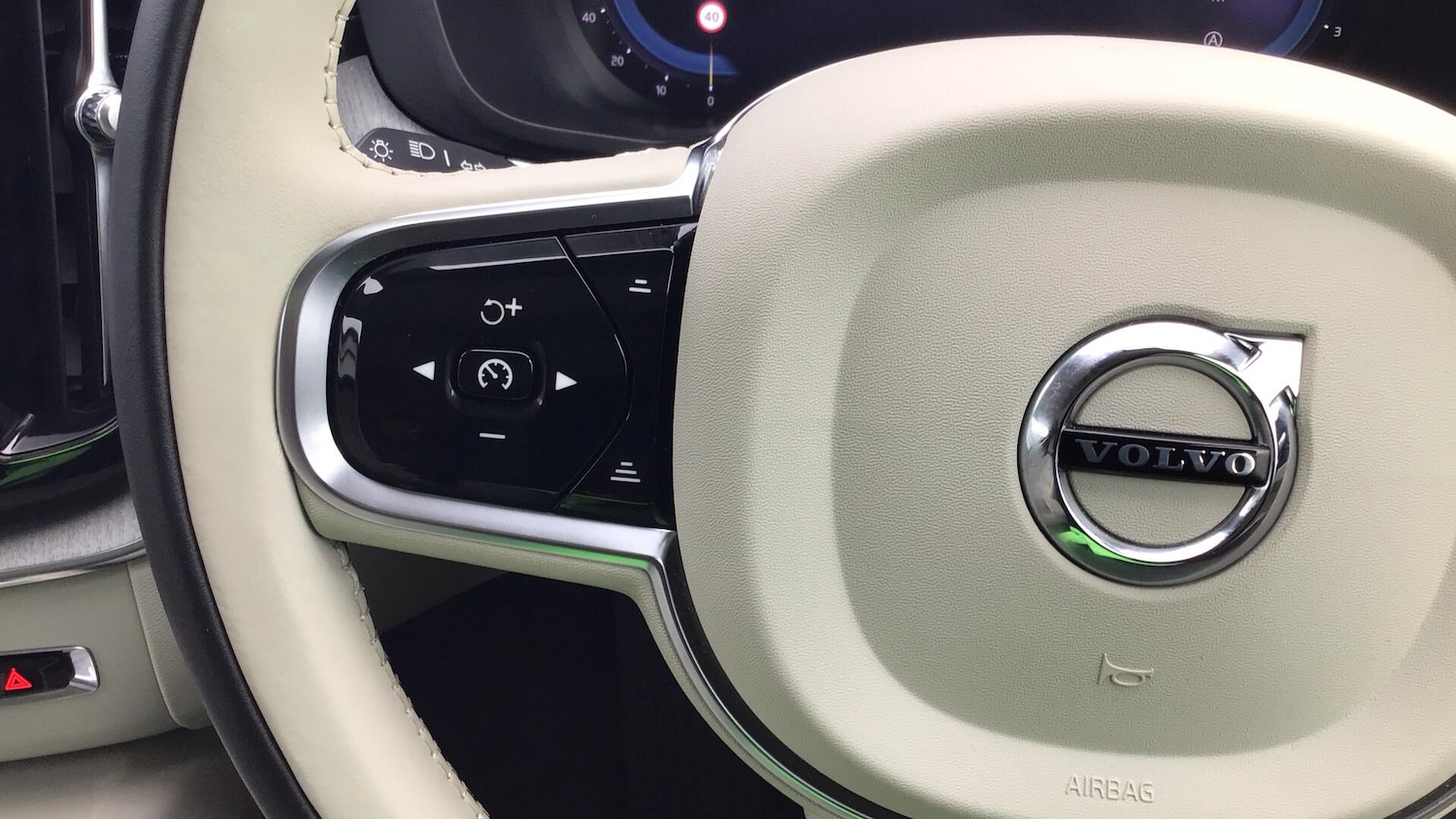 Used Volvo XC60 2023 for sale - 76485146: Photo 29