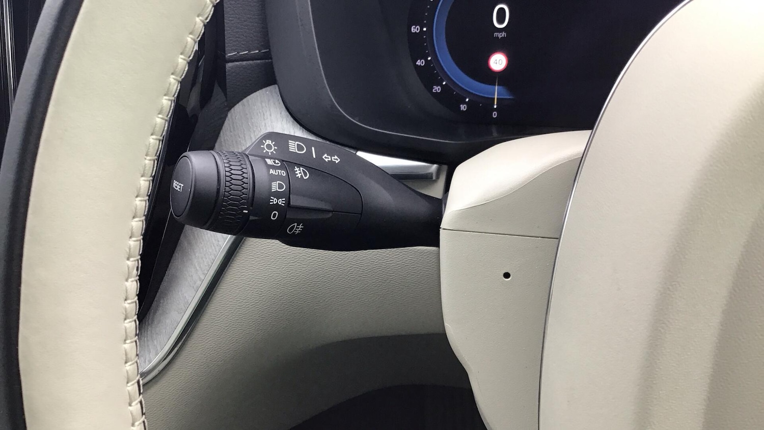 Used Volvo XC60 2023 for sale - 76485146: Photo 30