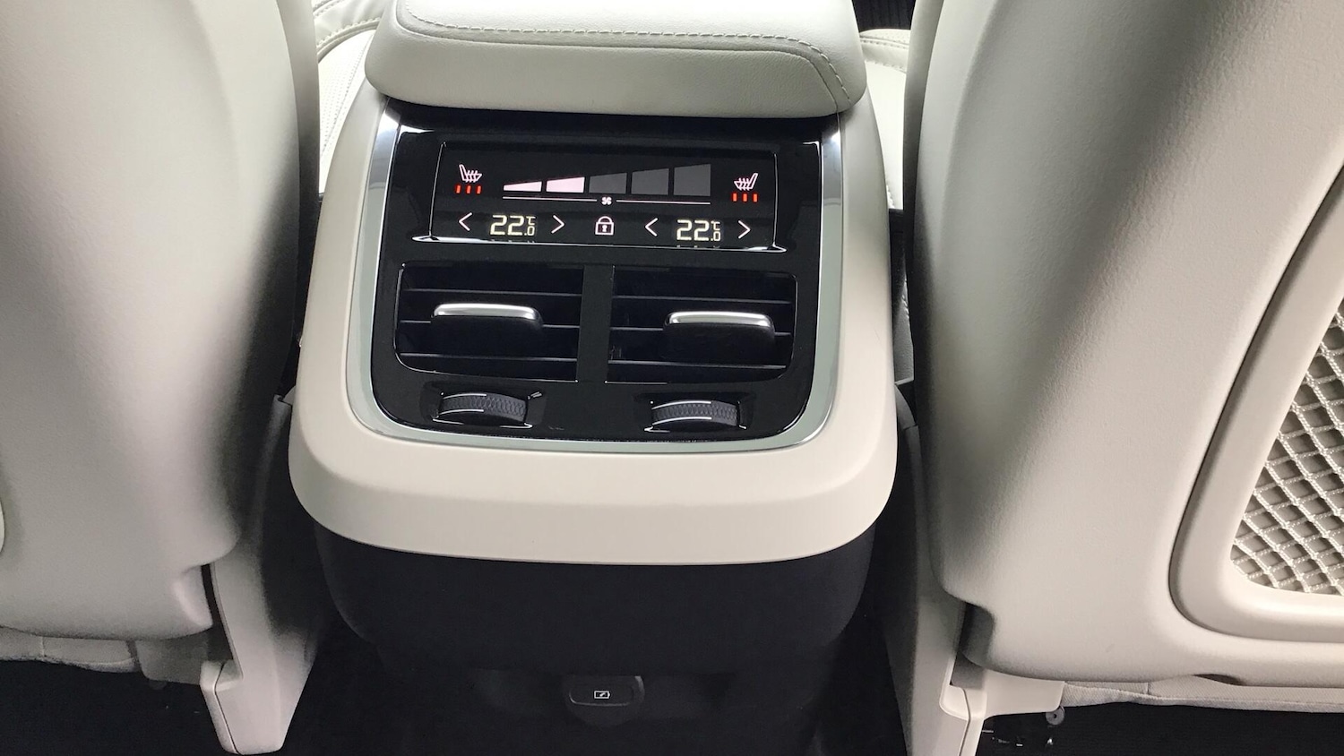 Used Volvo XC60 2023 for sale - 76485146: Photo 39