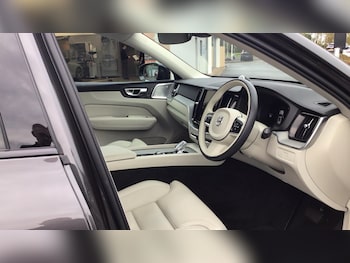 Used Volvo XC60 2023 for sale - 76485146: Photo