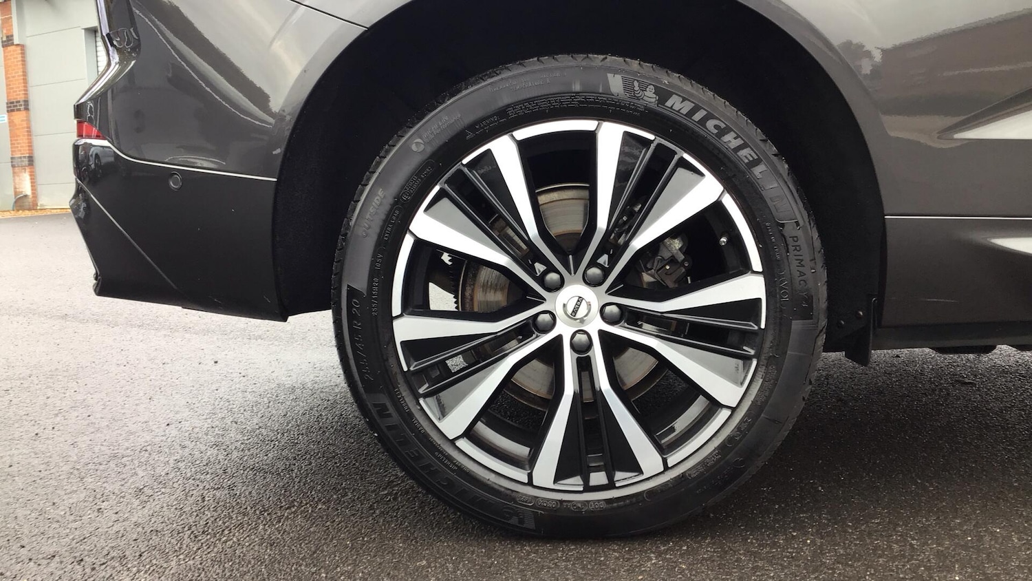 Used Volvo XC60 2023 for sale - 76485146: Photo 9