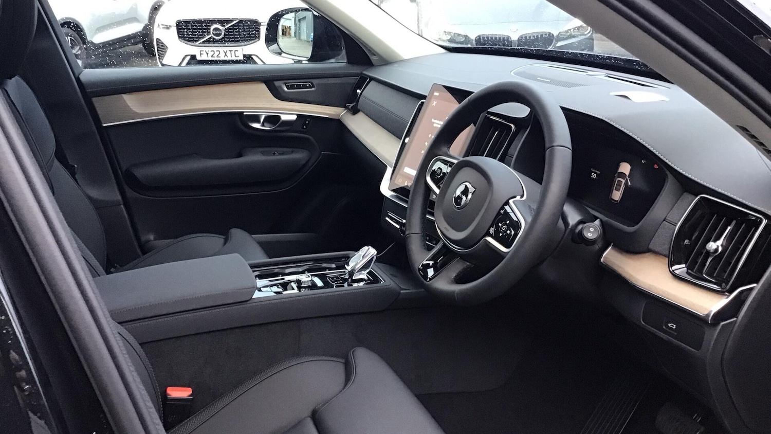 Used Volvo XC90 2025 for sale - 76370330: Photo 4