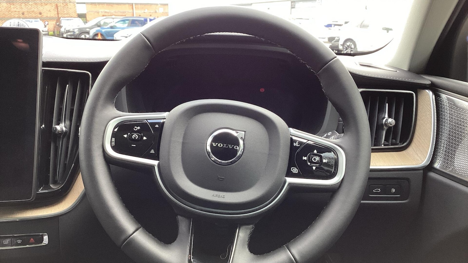 Used Volvo XC60 2026 for sale - 78100302: Photo 10