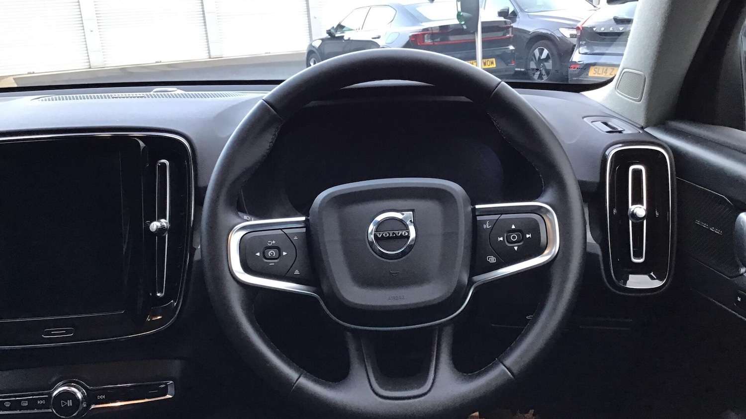 Used Volvo XC40 2025 for sale - 77101725: Photo 10