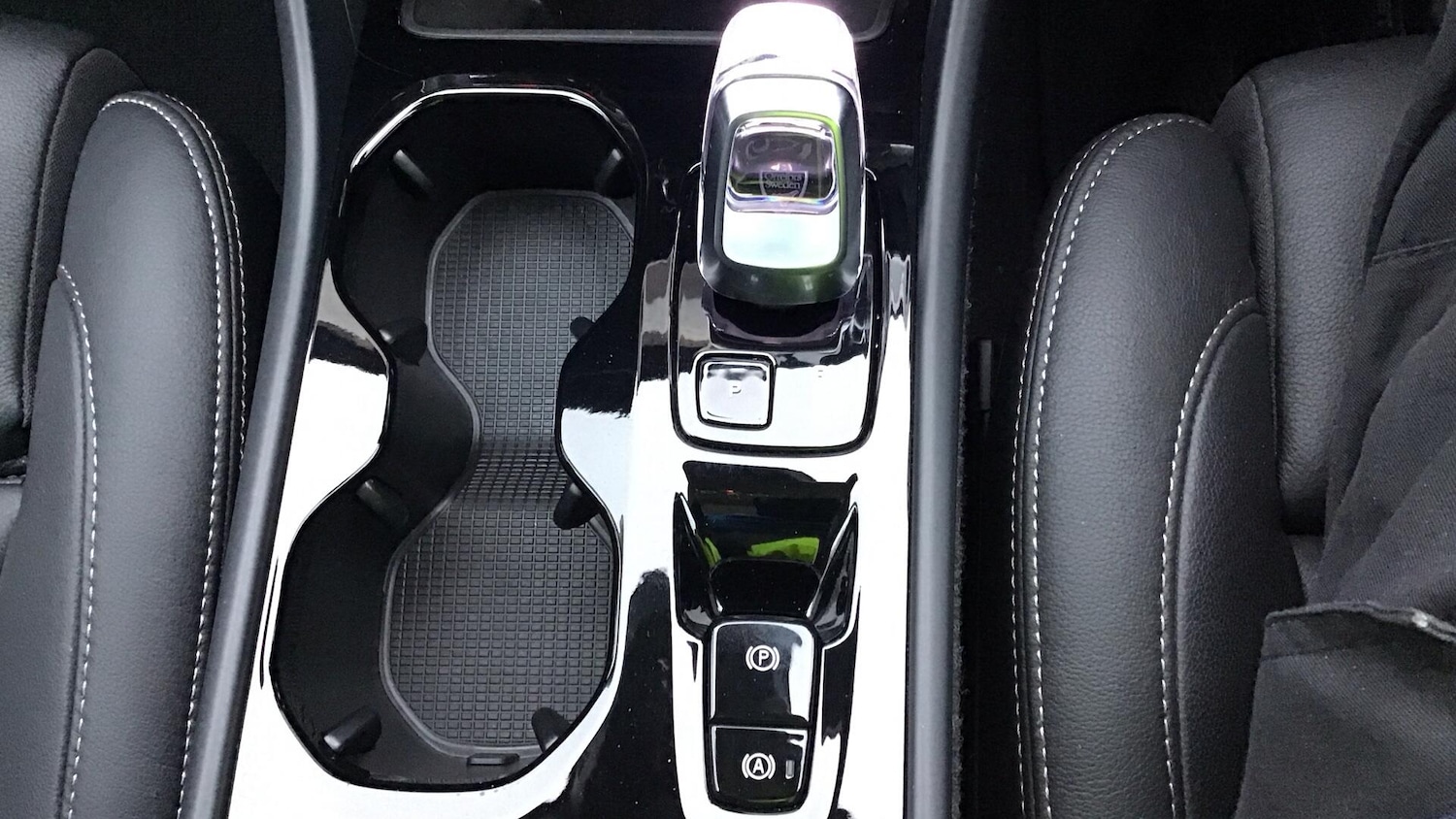 Used Volvo XC40 2025 for sale - 77101725: Photo 15