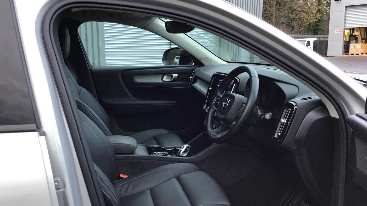 Used Volvo XC40 2025 for sale - 77101725: Photo 4