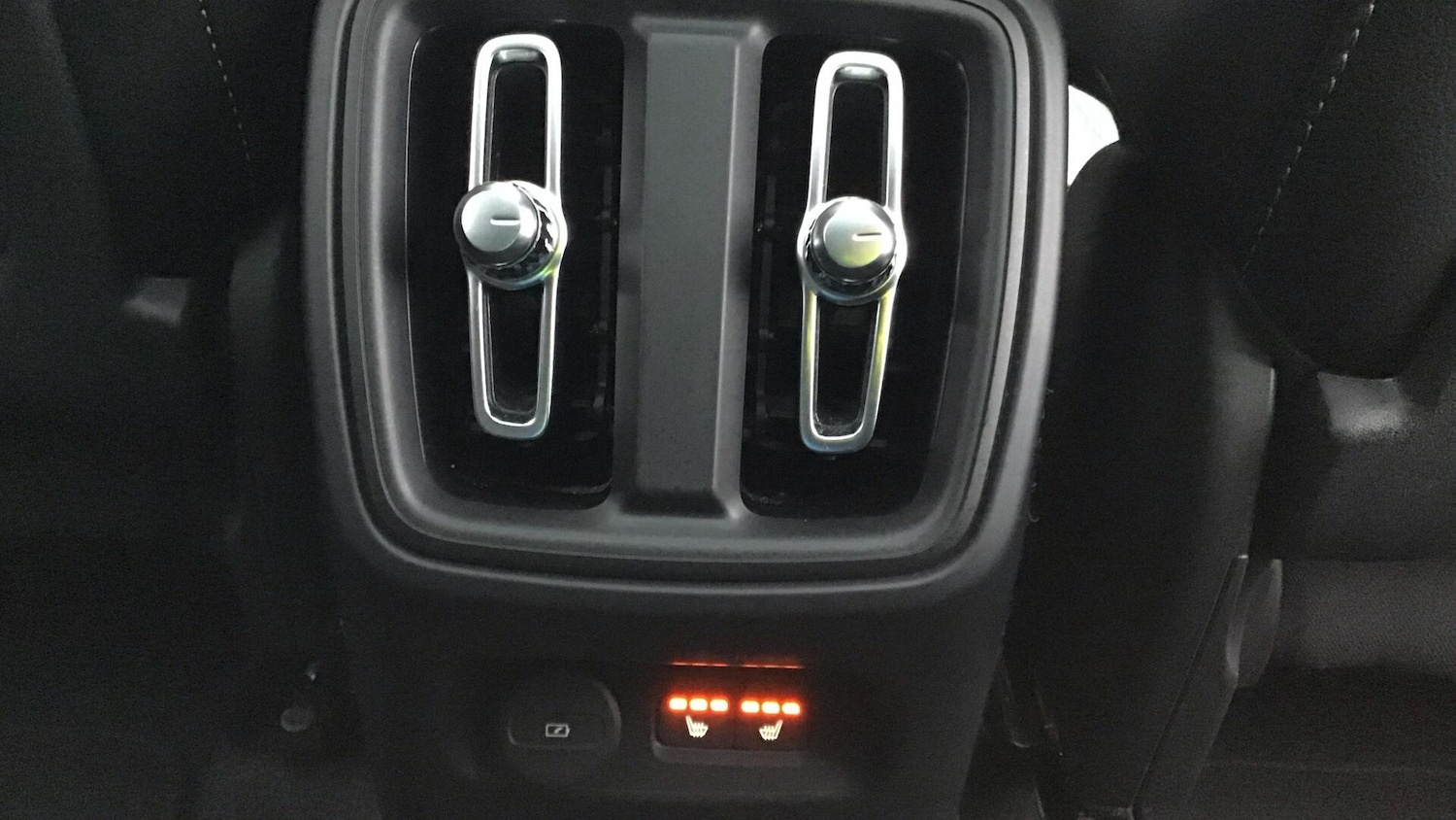 Used Volvo XC40 2025 for sale - 77101725: Photo 40