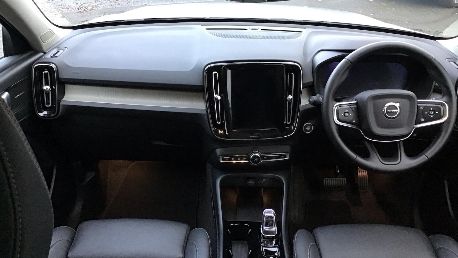 Used Volvo XC40 2025 for sale - 77101725: Photo 5