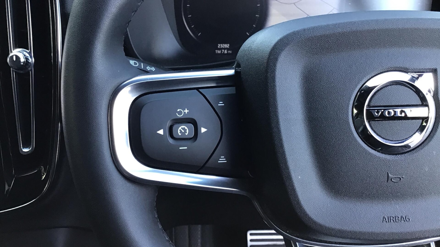 Used Volvo XC40 2022 for sale - 76597430: Photo 24