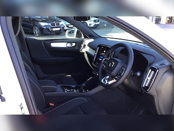 Used Volvo XC40 2025 for sale - 76214673: Photo 4