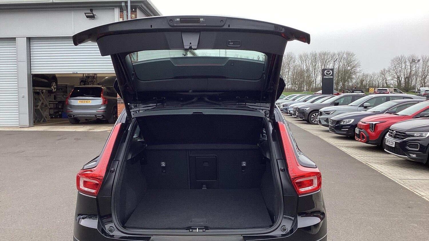 Used Volvo XC40 2023 for sale - 77657705: Photo 13