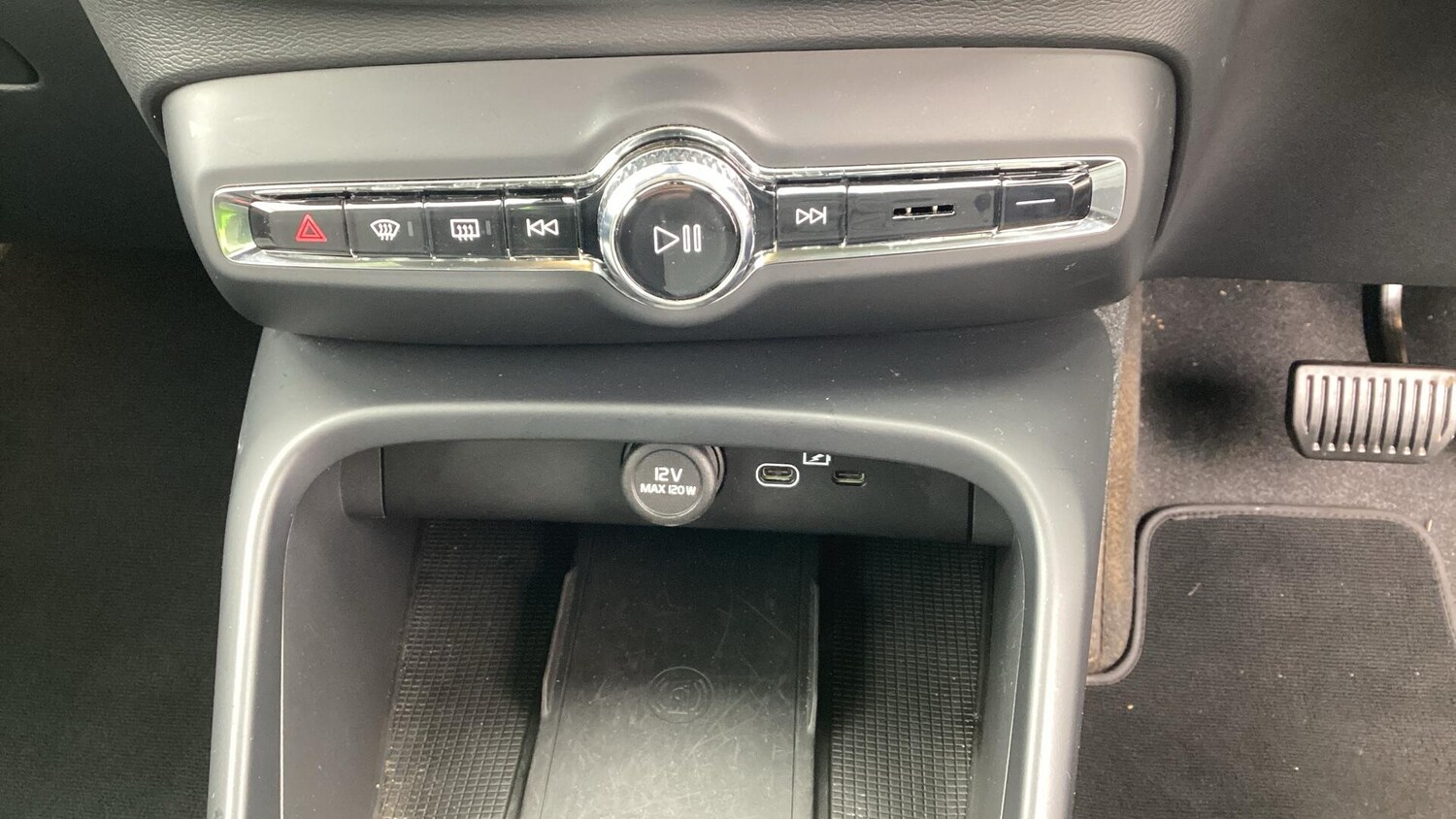 Used Volvo XC40 2023 for sale - 77657705: Photo 16