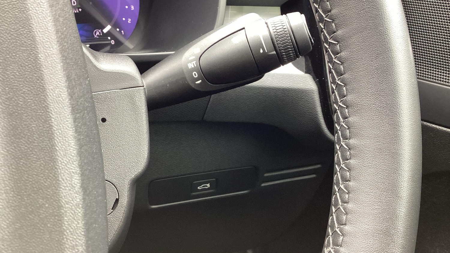 Used Volvo XC40 2023 for sale - 77657705: Photo 28