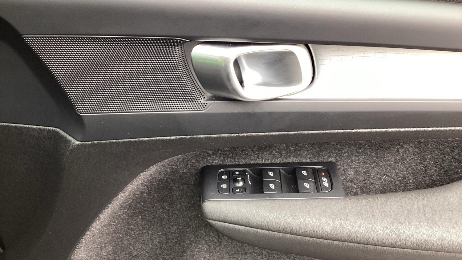 Used Volvo XC40 2023 for sale - 77657705: Photo 33