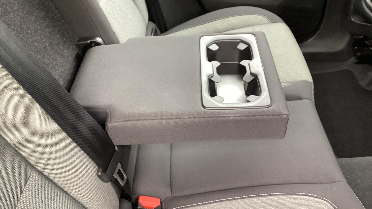 Used Volvo XC40 2023 for sale - 77657705: Photo 36