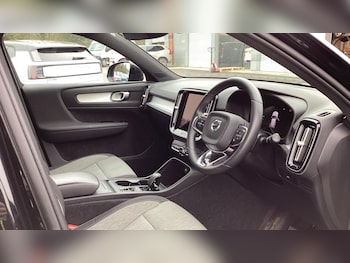 Used Volvo XC40 2023 for sale - 77657705: Photo