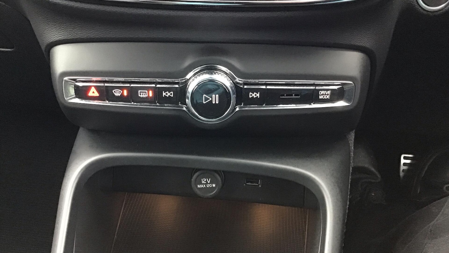 Used Volvo XC40 2022 for sale - 77090793: Photo 17