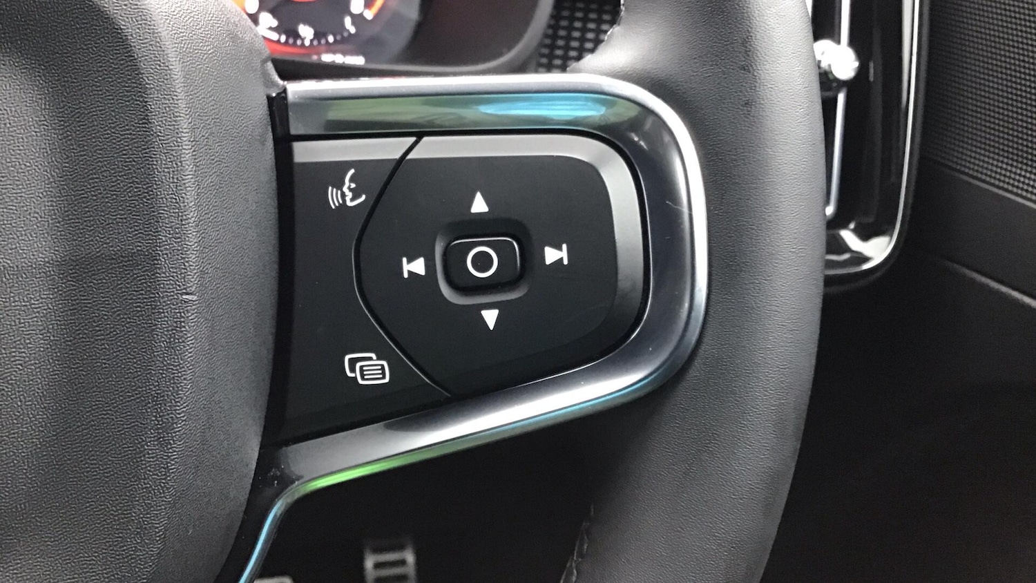 Used Volvo XC40 2022 for sale - 77090793: Photo 31