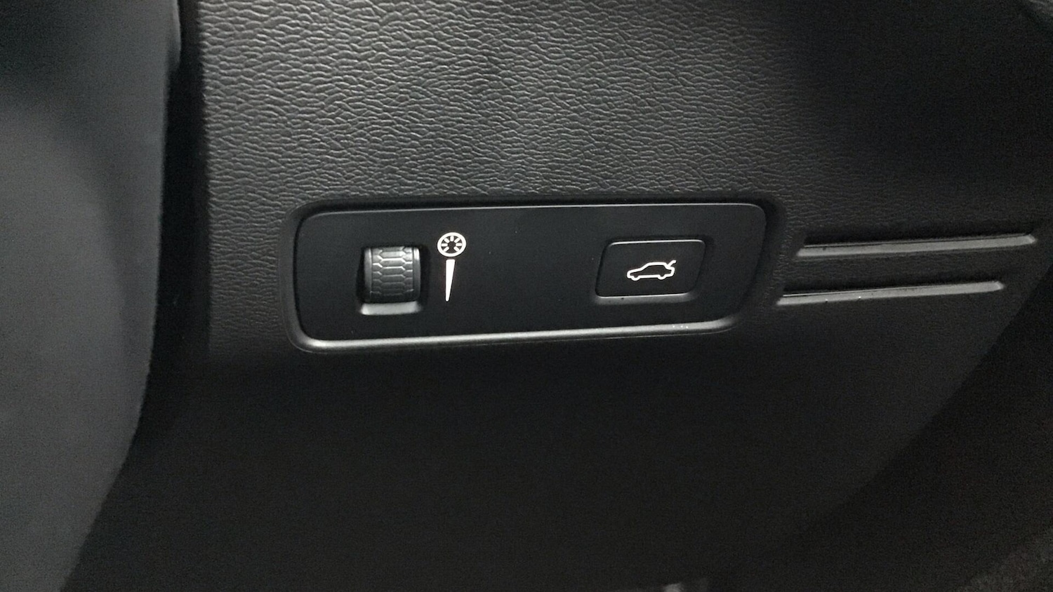 Used Volvo XC40 2022 for sale - 77090793: Photo 33