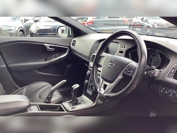 Used Volvo V40 2019 for sale - 79412142: Photo
