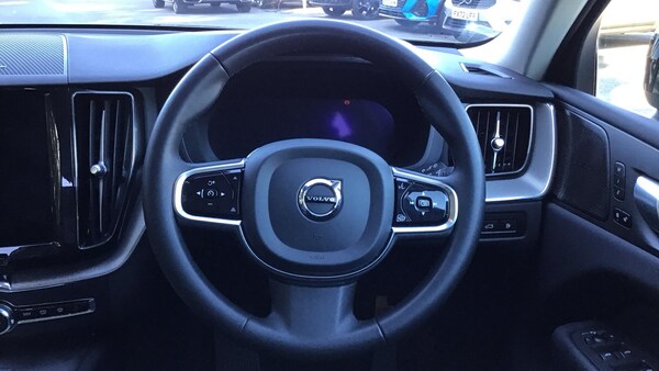 Used Volvo XC60 2023 for sale - 76214385: Photo 10