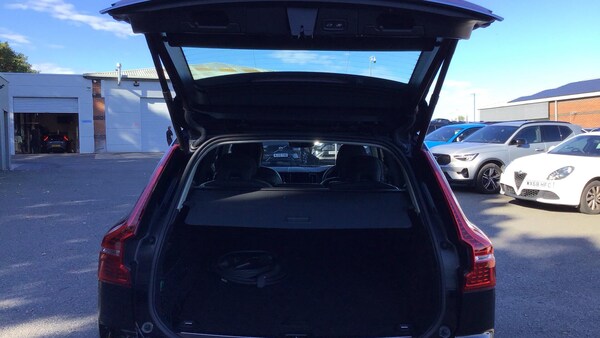 Used Volvo XC60 2023 for sale - 76214385: Photo 13
