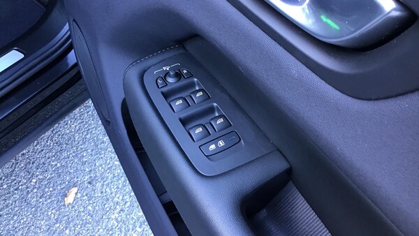 Used Volvo XC60 2023 for sale - 76214385: Photo 33