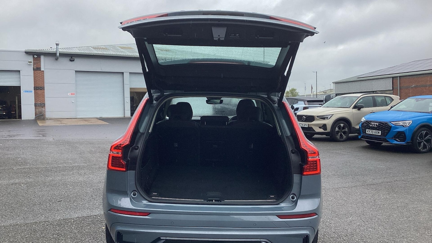 Used Volvo XC60 2023 for sale - 76306386: Photo 13